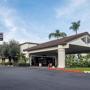 Howard Johnson By Wyndham Fullerton/Anaheim Conference Cntr